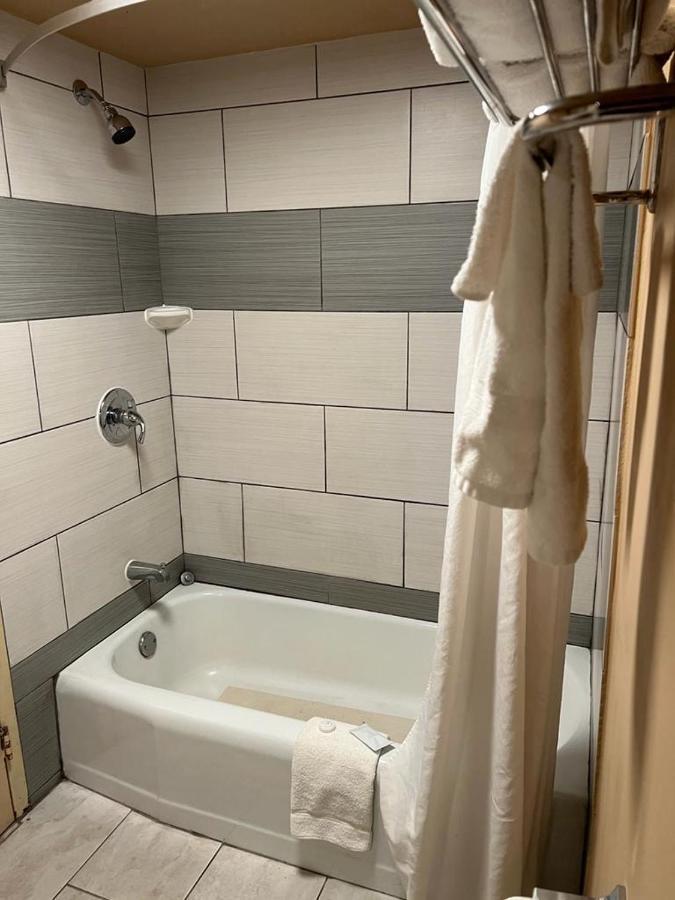 Hotel Weston Rfd روكفورد المظهر الخارجي الصورة